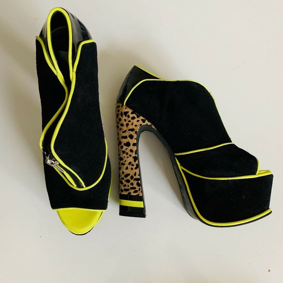 Dolce Vita Vesper Platform Peeptoe Heels - Picture 4 of 5